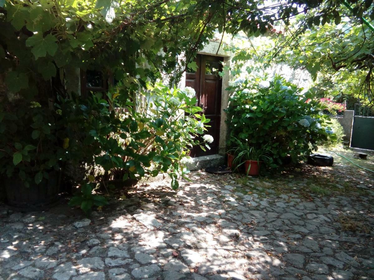 Cottage house Lovelhe Luaran gambar