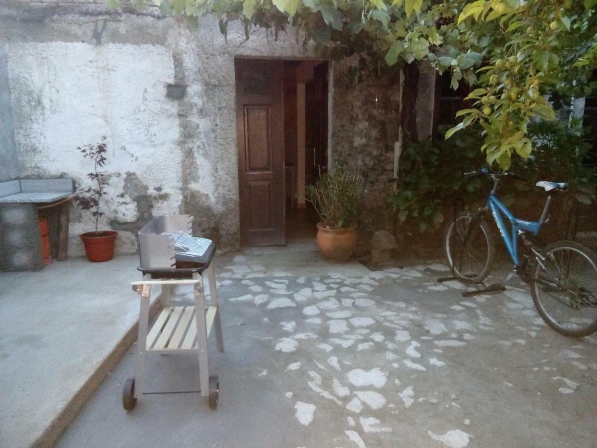 Cottage house Lovelhe Luaran gambar